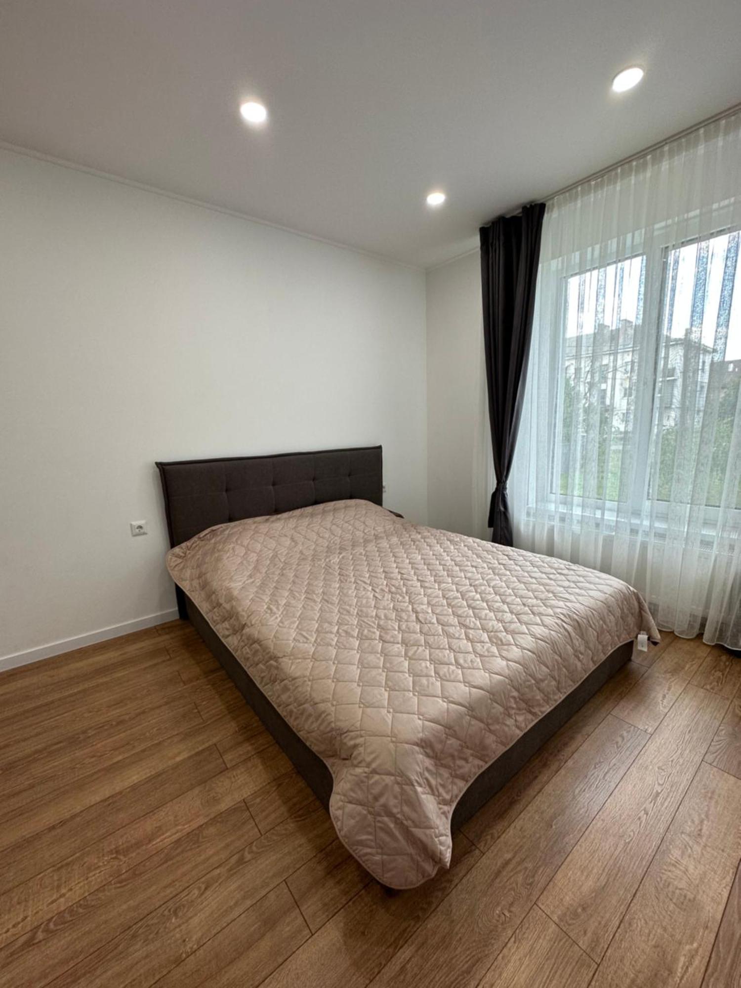 Modern Apartment *